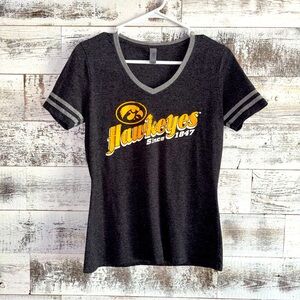 Iowa Hawkeyes V-Neck T-Shirt Size Small